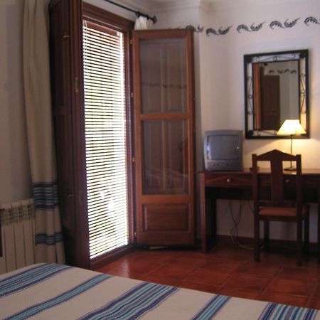 Hostal El Cascapenas De La Alpujarra Capileira Exterior photo
